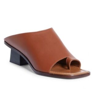 FRAME ‘LE BEACHWOOD’ SLIDE SANDAL IN TOBACCO Leather Mules